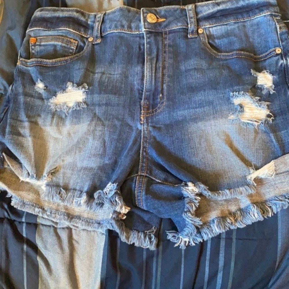 ENJEAN Jean shorts